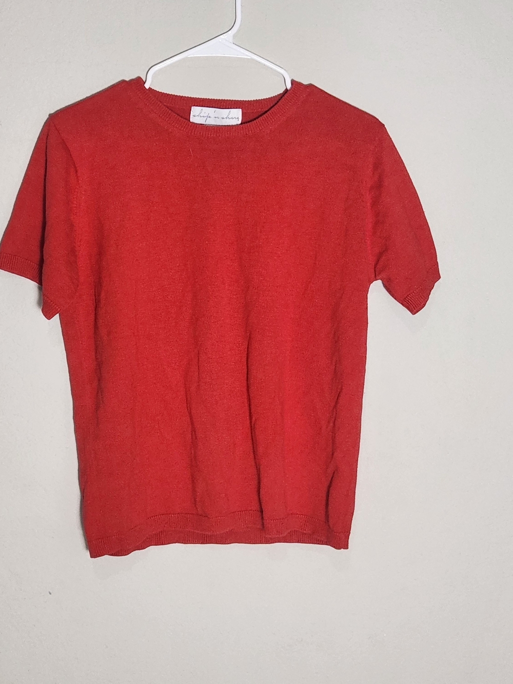 Women’s Short-Sleeve Knit Top in Red